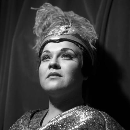 Black and white photo of Marilyn Horne